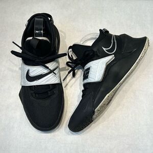 Nike Future Court Boys CT2866-007 Black Basketball Shoes Sneakers Size 6.5Y